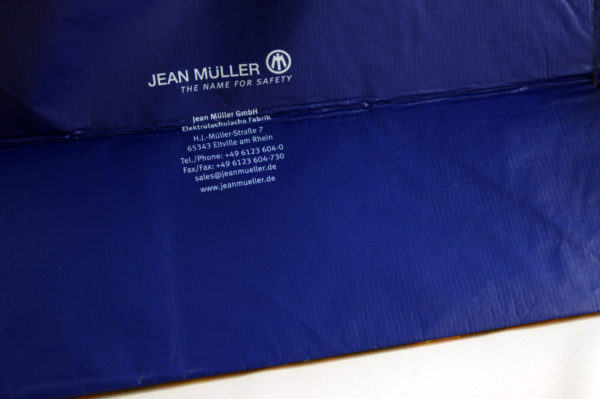 Vielseitige Tragetasche von Jean Müller in elegantem Blau-Weiß aus REPT
